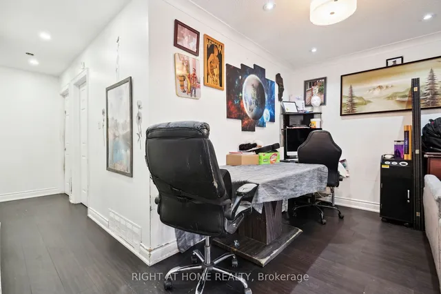 Additional image 17 of 22 Lynmont Rd