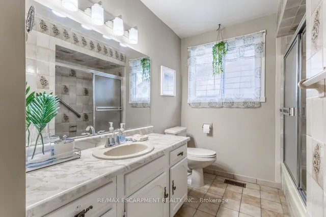 Additional image 17 of 984 Easterbrook Ave