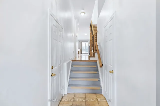 Additional image 3 of 100 Beddoe Dr Unit 110