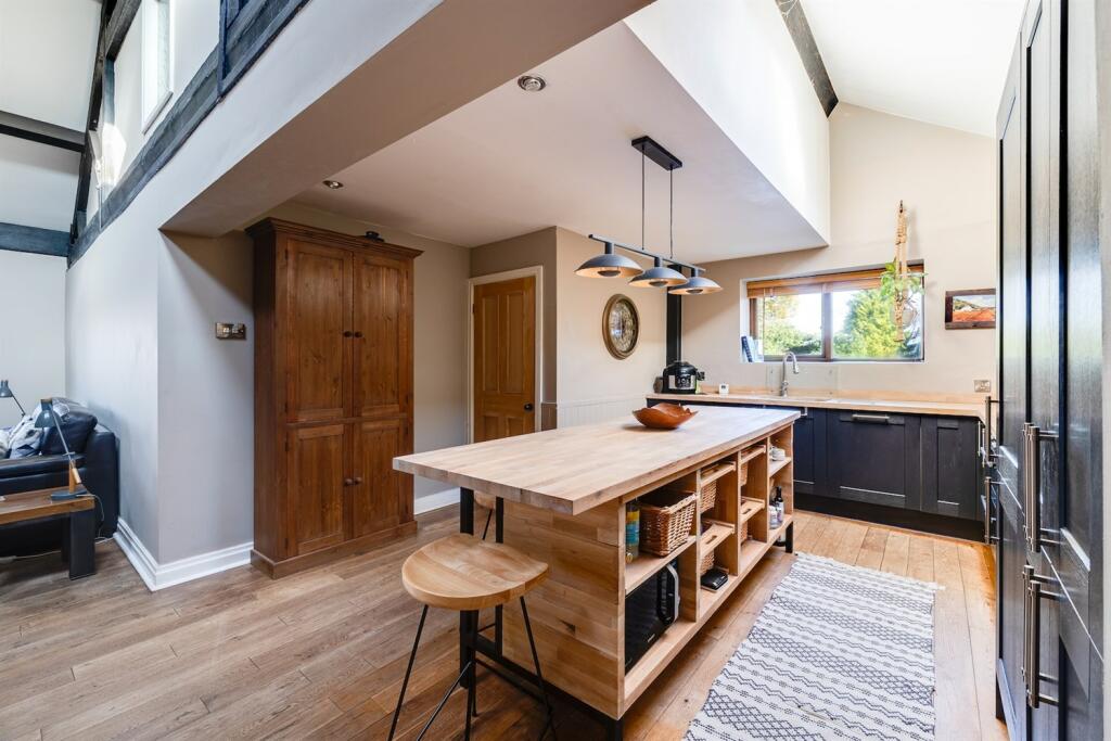 Additional image 8 of Barnhill Grange, Old Coach Road, Barnhill, Chester