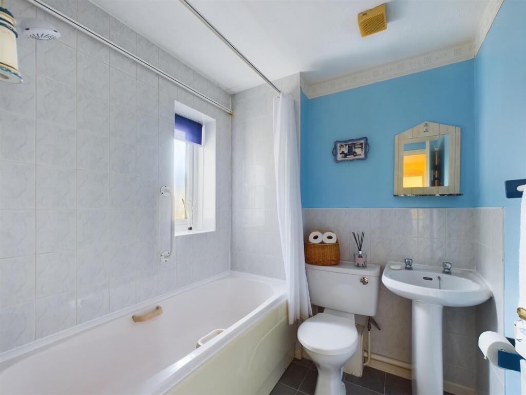 Additional image 13 of Acacia Avenue, Newton