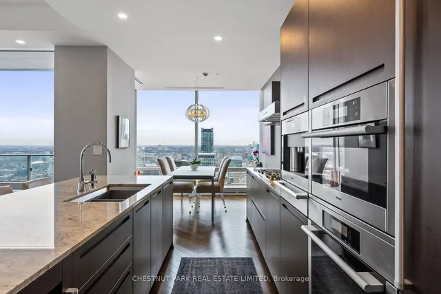 Additional image 7 of 180 University Ave Unit 5603