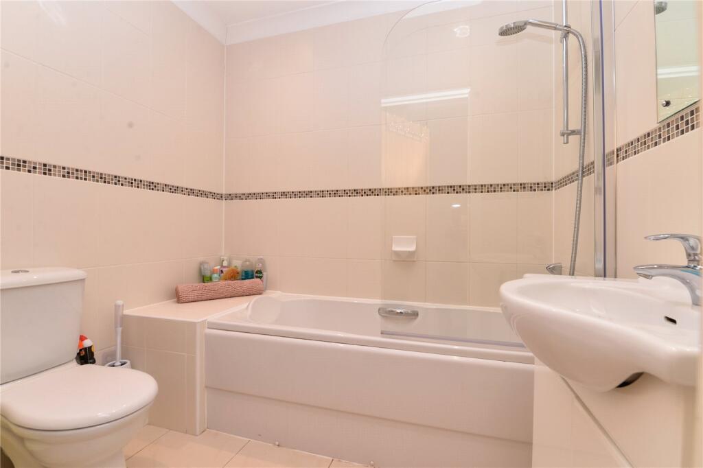 Additional image 10 of York Avenue, New Milton, Hampshire, BH25