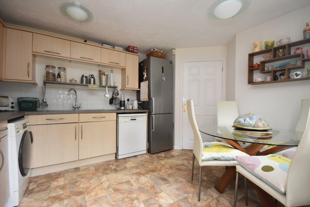 Additional image 4 of 2 Cae Canol, Penarth, CF64 3RF