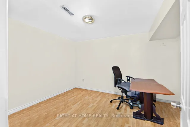 Additional image 19 of 84 John Tabor Tr