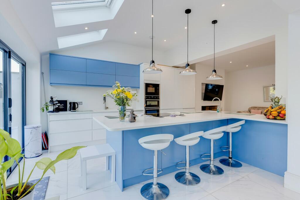 Additional image 4 of Highwalls Avenue, Dinas Powys, The Vale Of Glamorgan. CF64 4AP