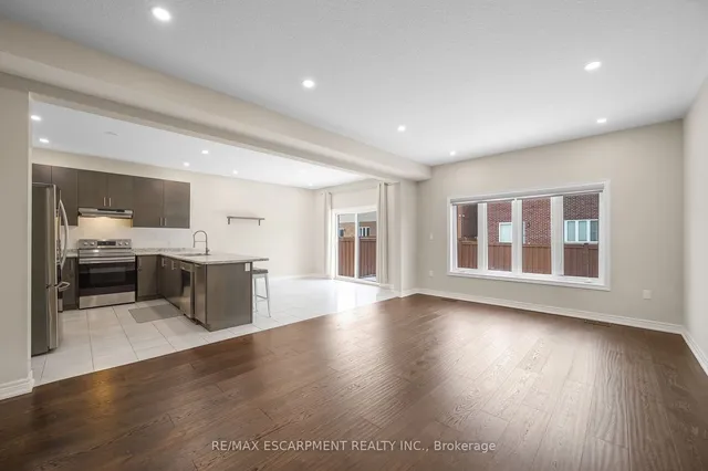 Additional image 13 of 8 Bethune Ave