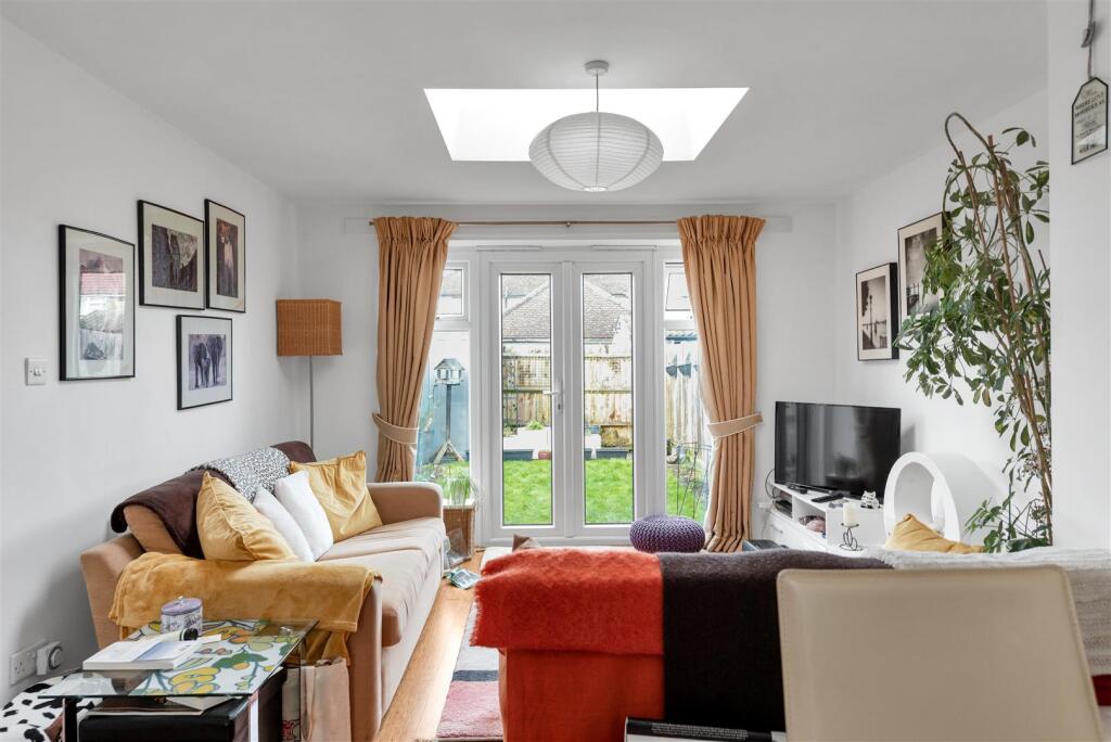 Additional image 5 of Harvey Road, London Colney, St. Albans