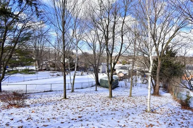 Additional image 30 of 40 Pleasant Ave