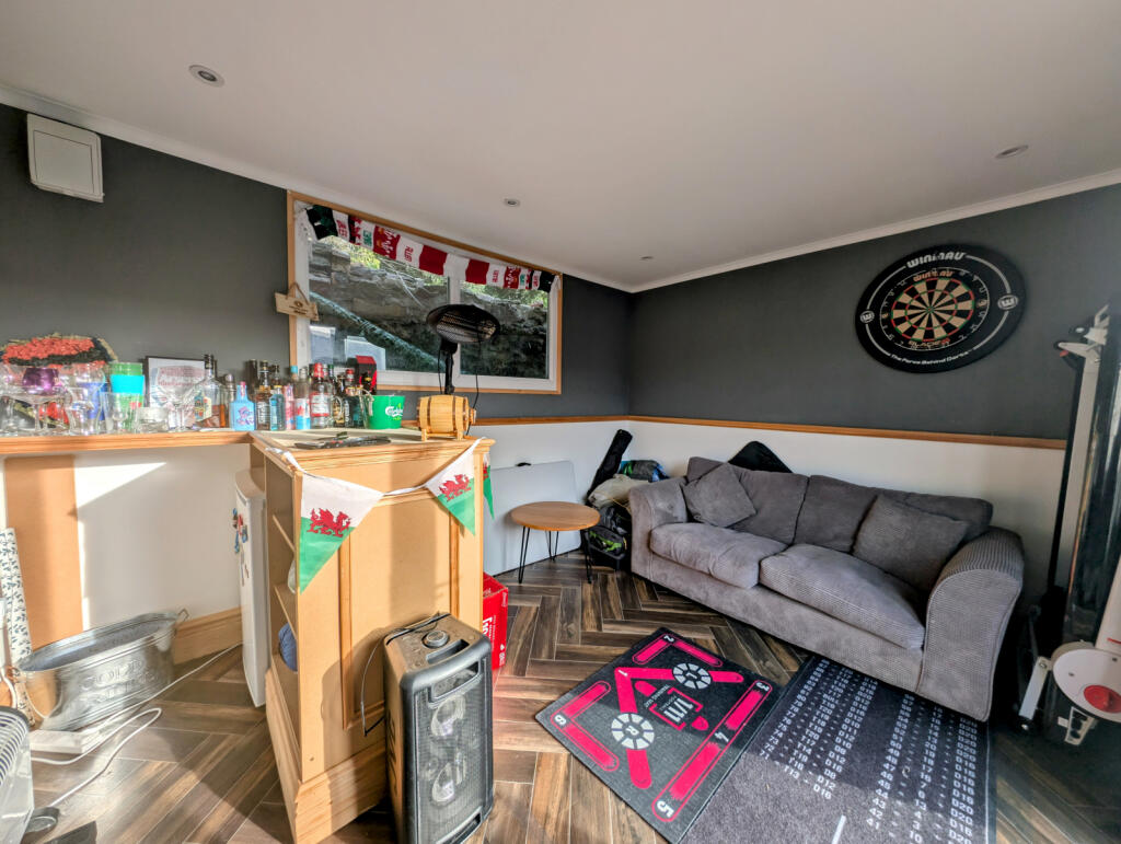 Additional image 28 of The Triangle, Caegarw