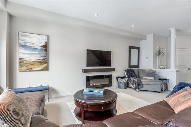 Additional image 16 of 39 Halo Street