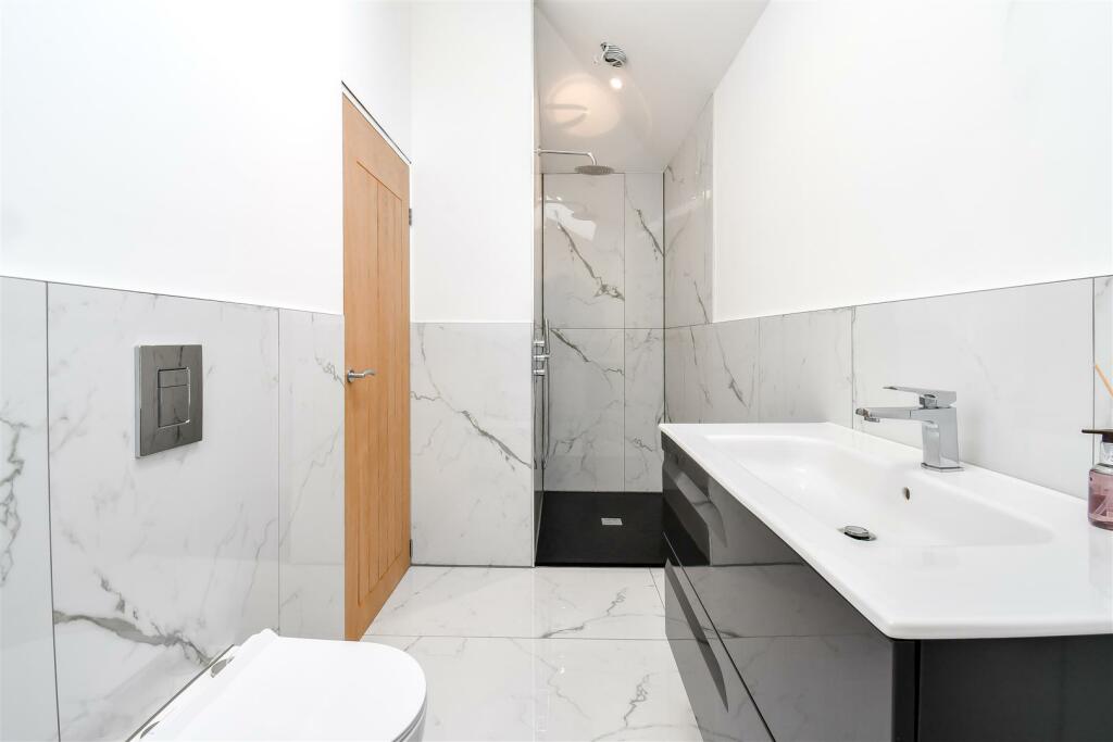 Additional image 6 of Bron Awelon, Barry