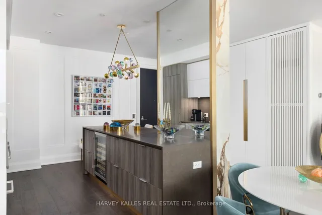 Additional image 7 of 151 Avenue Rd Unit 805