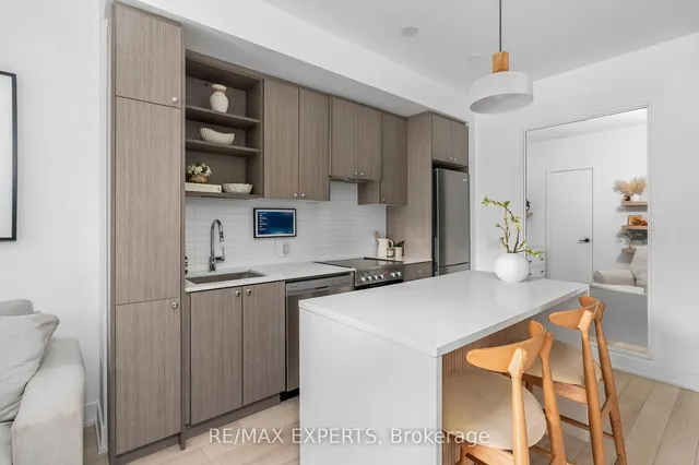 Additional image 19 of 50 George Butchart Dr Unit 102