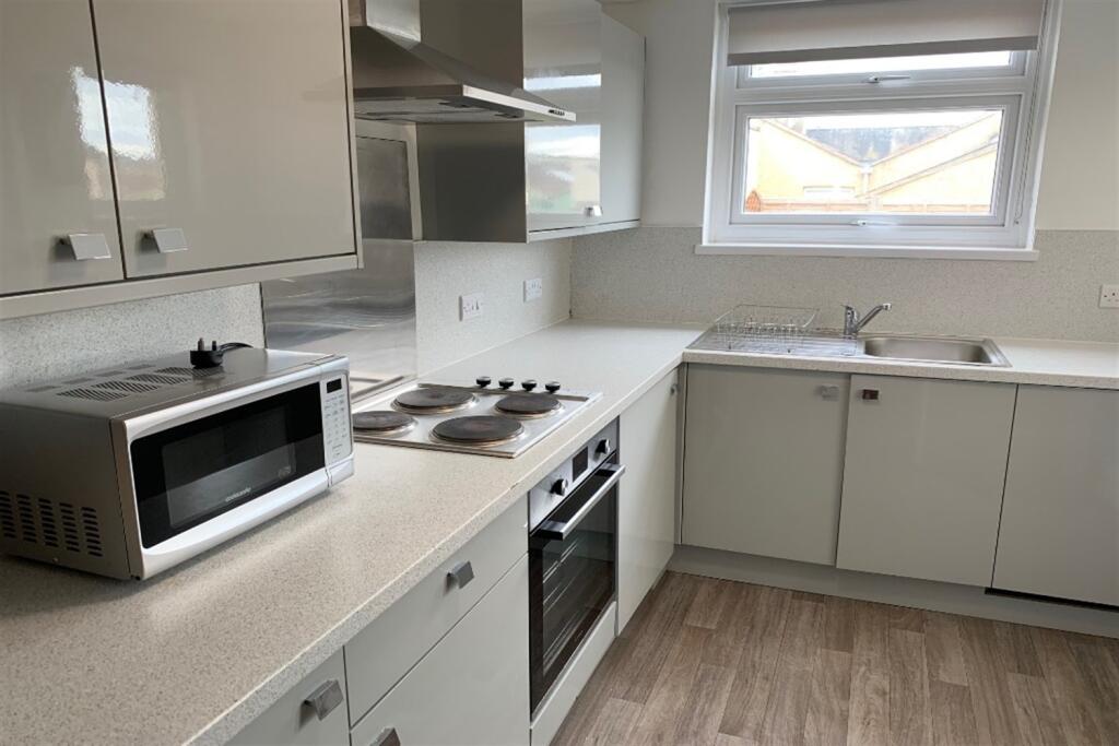 Additional image 4 of 5 bedroom Terraced House in William Street, Bristol