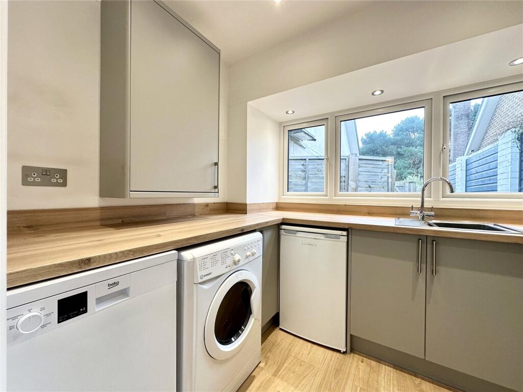 Additional image 21 of Woodfield Gardens, Highcliffe on Sea, Christchurch, Dorset, BH23