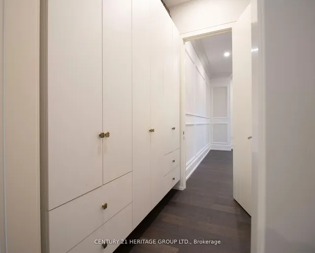 Additional image 28 of 32 Devondale Ave