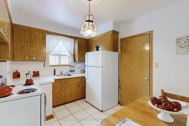 Additional image 9 of 114 Benjamin Blvd