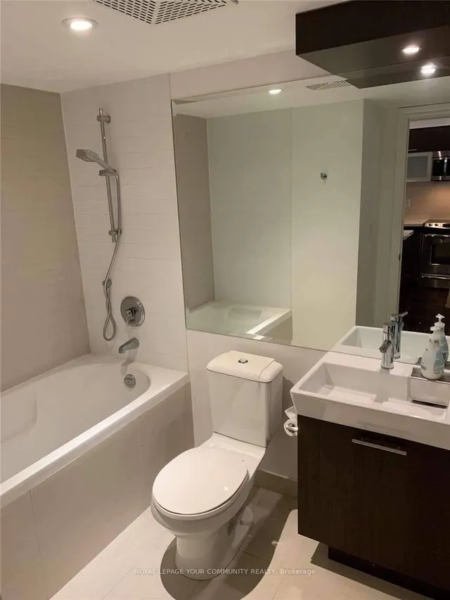 Additional image 6 of 386 Yonge St Unit 4313