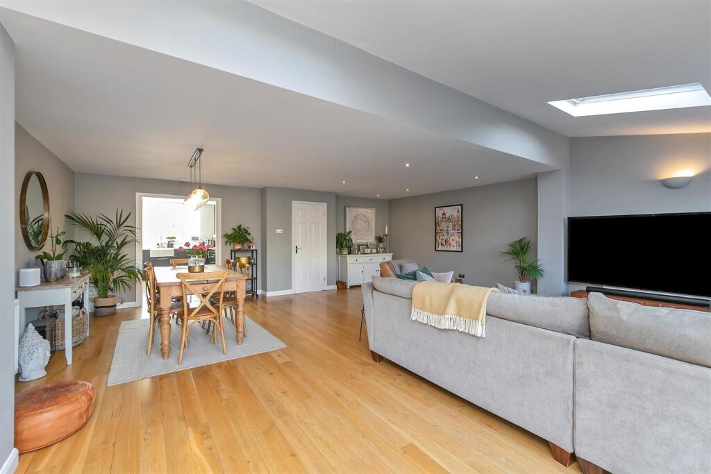 Additional image 3 of Hadrian Close, St Albans