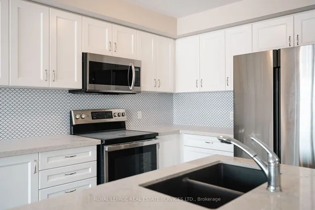 Primary image of 116 Laguna Village Cres
