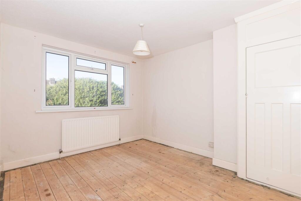 Additional image 8 of King Edward Avenue, Worthing, BN14 8DG