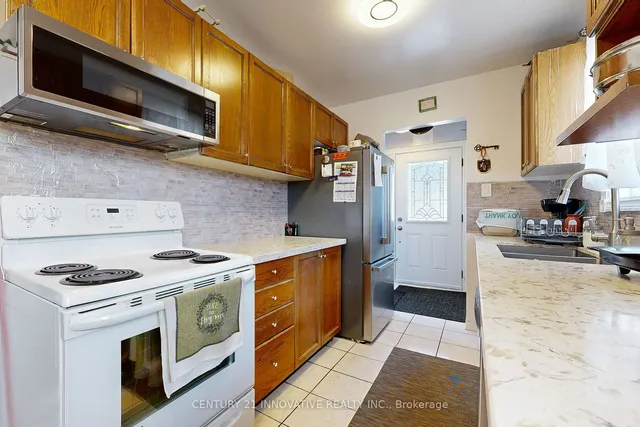 Additional image 13 of 18 Lowry Sq