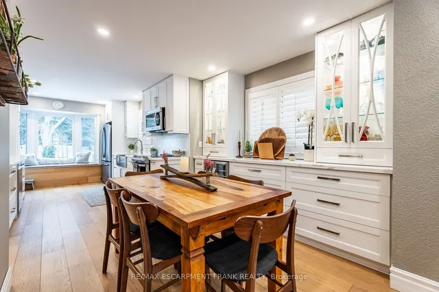 Additional image 9 of 371 Knightsbridge Cres