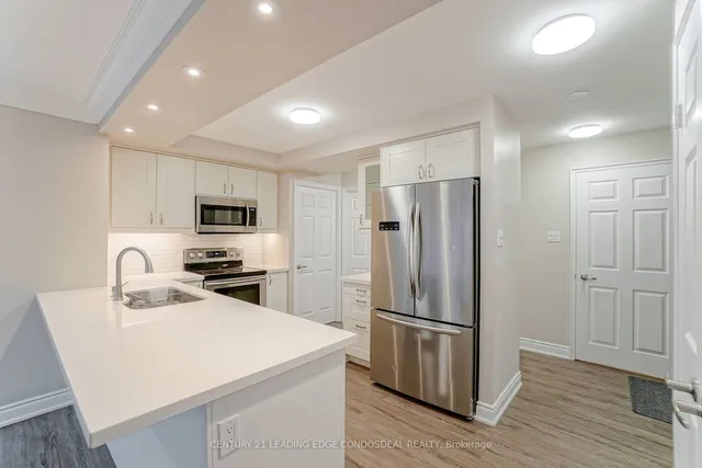 Additional image 10 of 33 University Ave Unit 1905