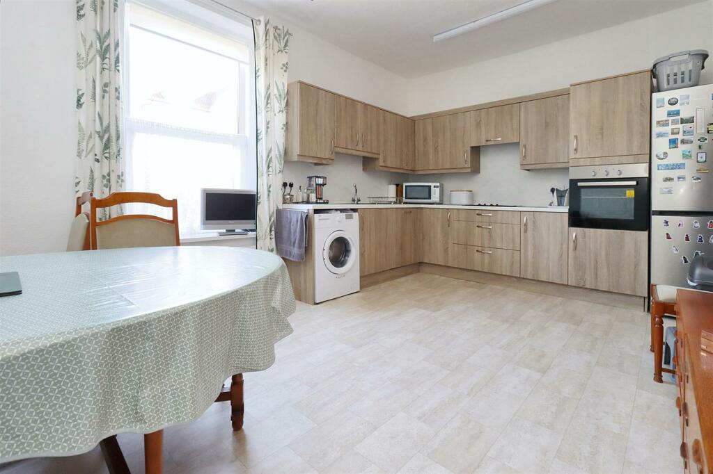 Additional image 5 of Great location close to Clevedon Seafront