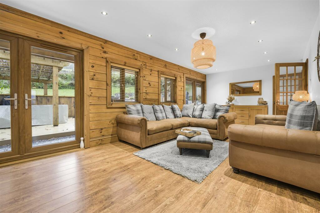 Additional image 27 of Oakmead Road, Meirios Valley