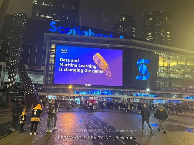 Additional image 23 of 55 Bremner Blvd Unit 2811