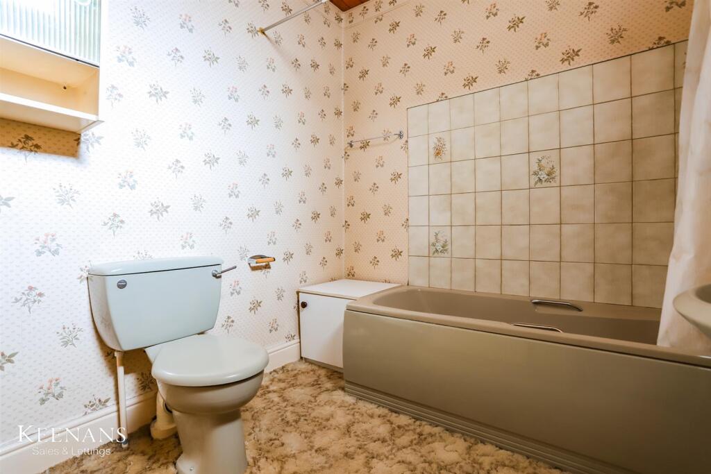 Additional image 9 of Straits Lane, Read