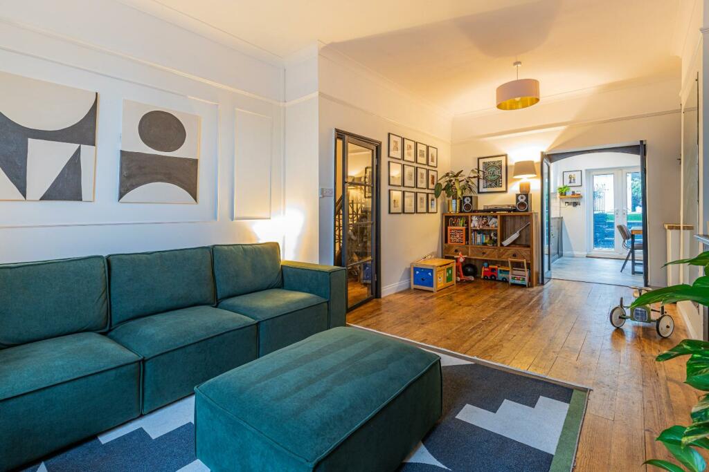 Additional image 5 of High Street, Penarth