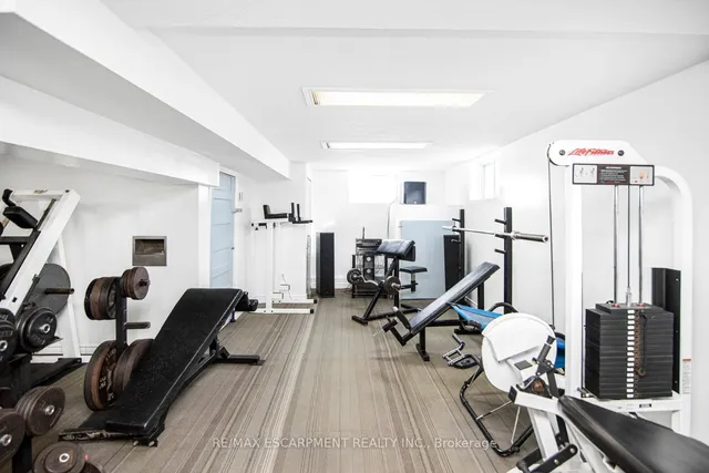 Additional image 20 of 725 Mud St