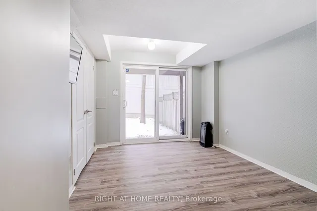 Additional image 23 of 74 Stagecoach Circ