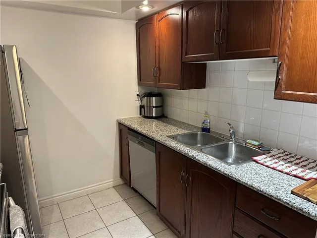 Additional image 9 of 270 Wellington St Unit 409