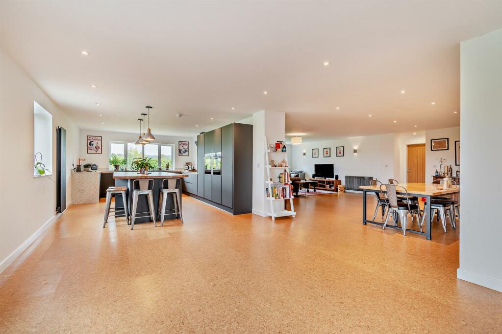 Additional image 4 of Ashton Lane, Ashton, Chester