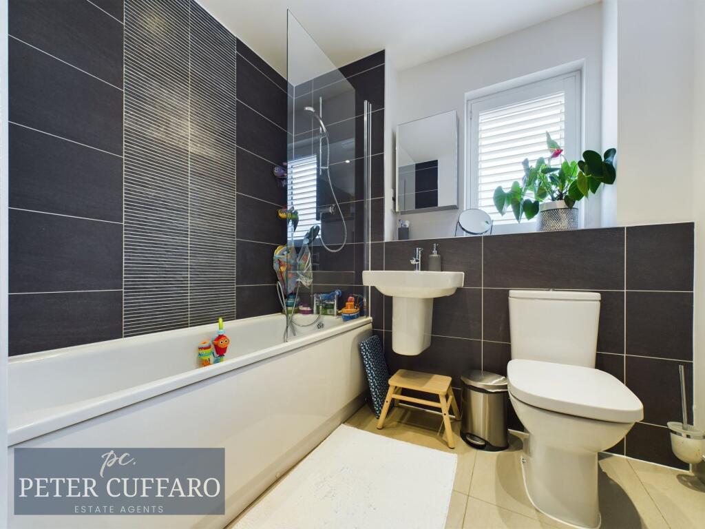 Additional image 17 of Queens Avenue, Welwyn Garden City, AL7