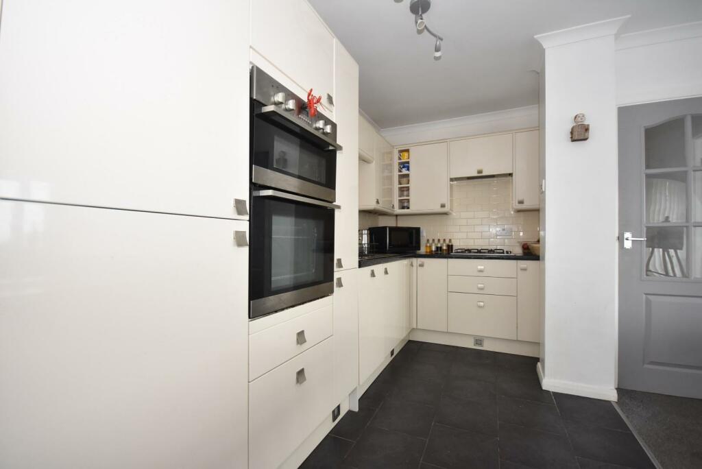 Additional image 13 of 54 Seabank, The Esplanade, Penarth, CF64 3AR