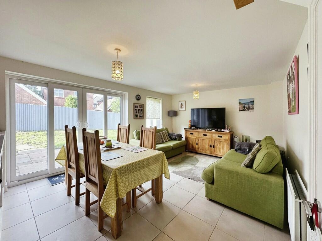 Additional image 5 of Brambling Crescent, Penallta, Hengoed