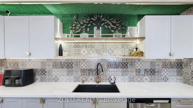 Primary image of 627 The West Mall Unit 2001