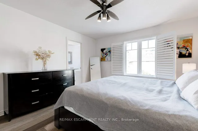 Additional image 22 of 98 SHOREVIEW Pl Unit 12