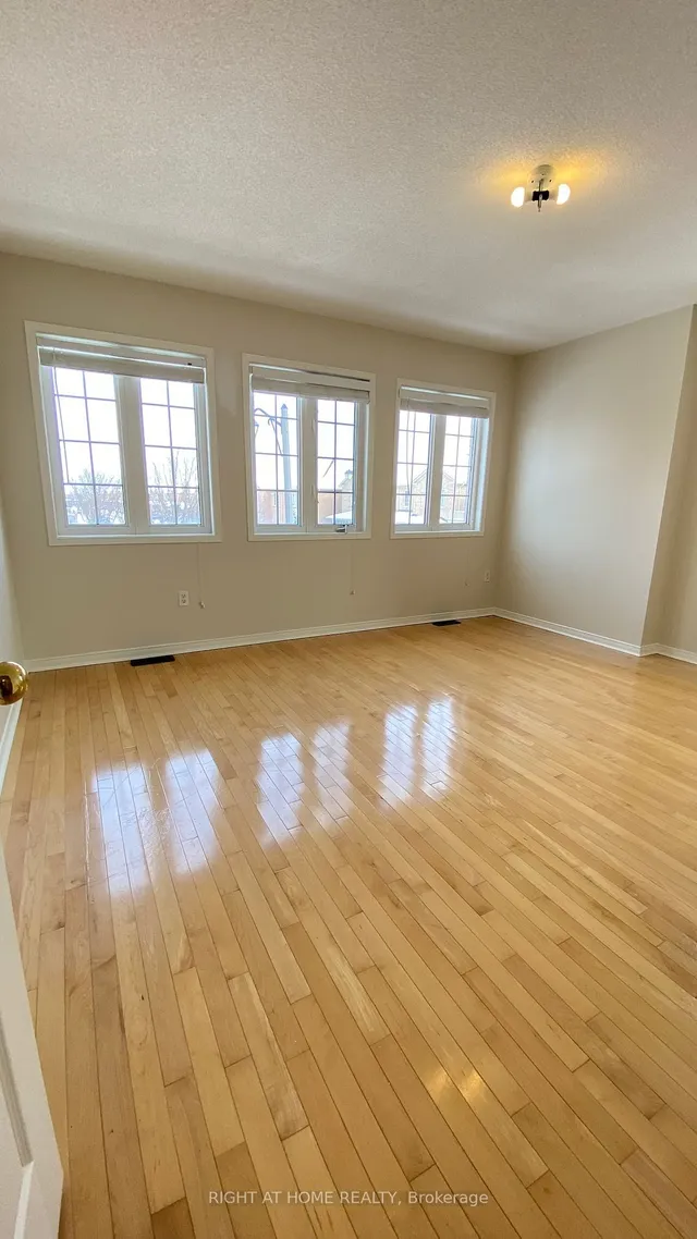 Additional image 16 of 1100 Bonin Cres