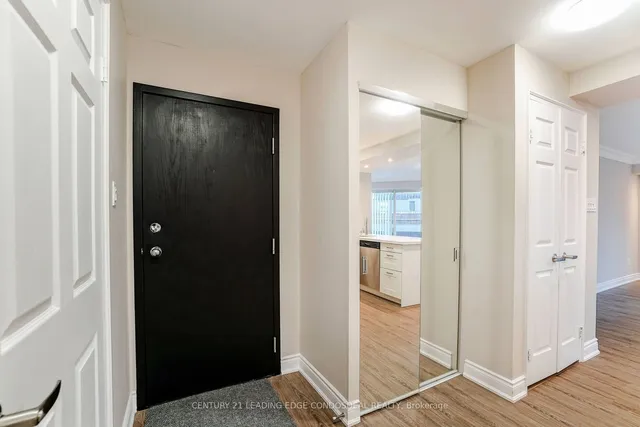 Additional image 6 of 33 University Ave Unit 1905