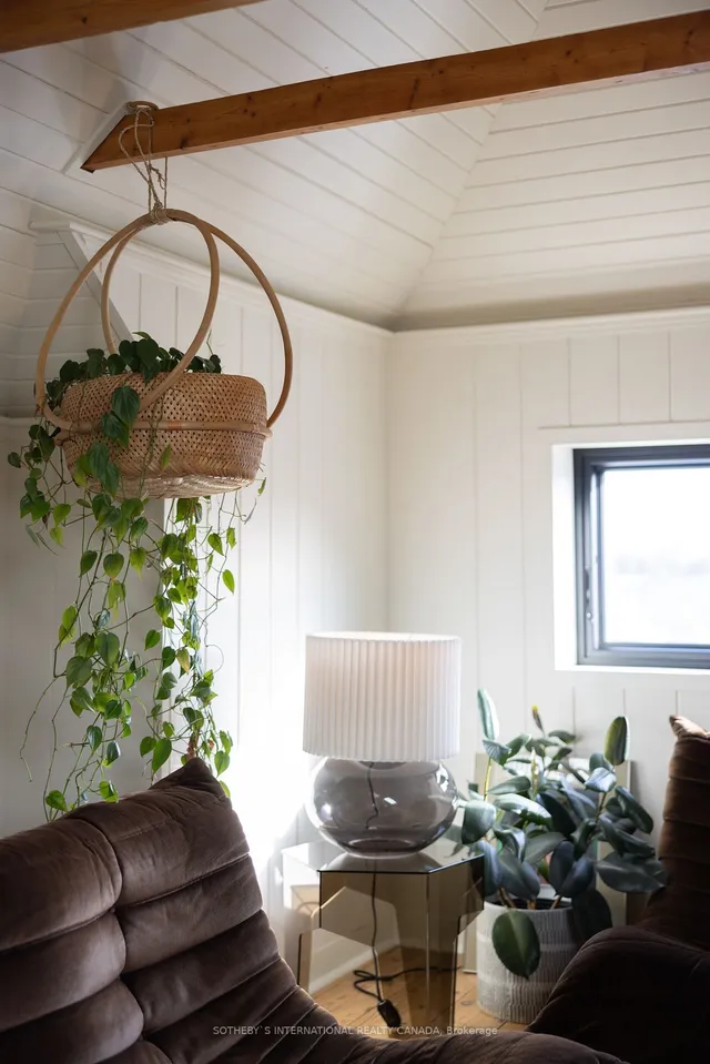 Additional image 29 of 253 Graham Ave