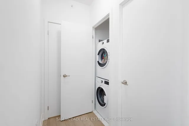 Additional image 17 of 955 Bay St Unit 3903