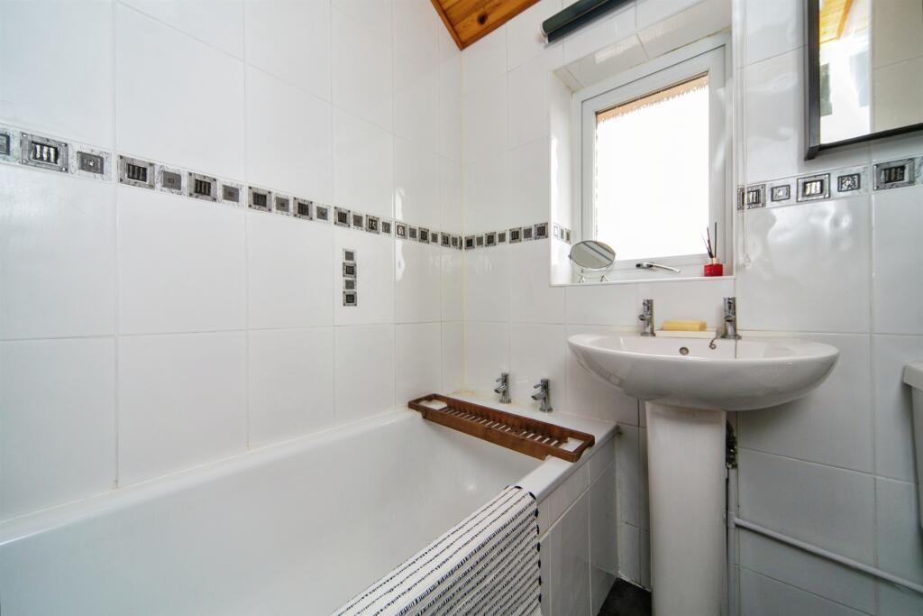 Additional image 11 of Thornham Close, Wirral