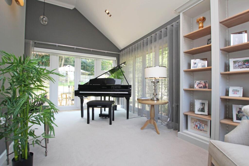 Additional image 17 of The Combe, Eastbourne, BN20 9DB