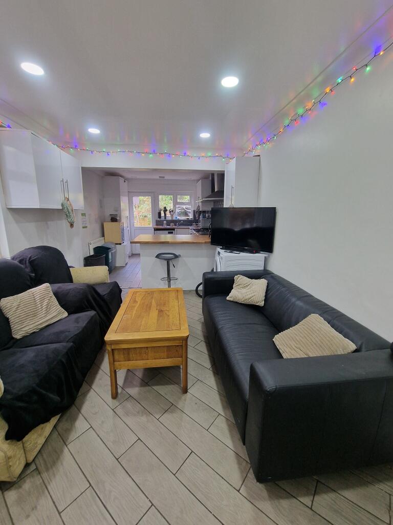 Additional image 2 of COLUM PLACE